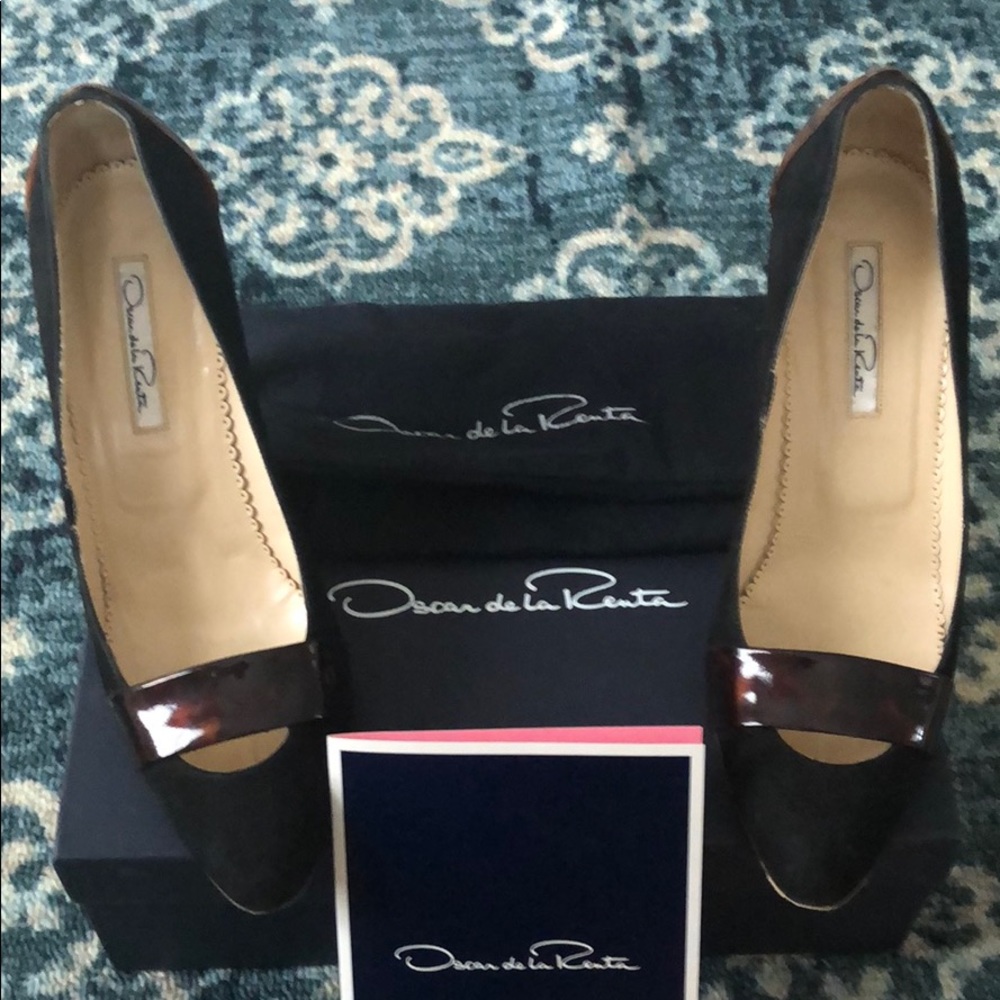 Tortoise & black suede Oscar de la Renta Pumps